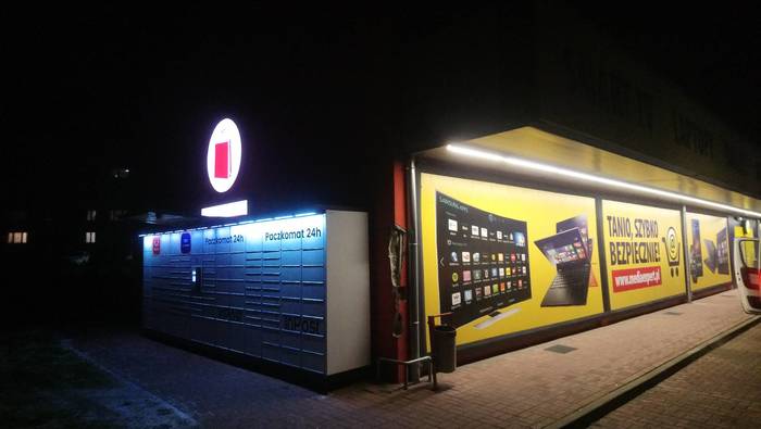 Paczkomat MOR01N Przy pasażu Czerwona Torebka