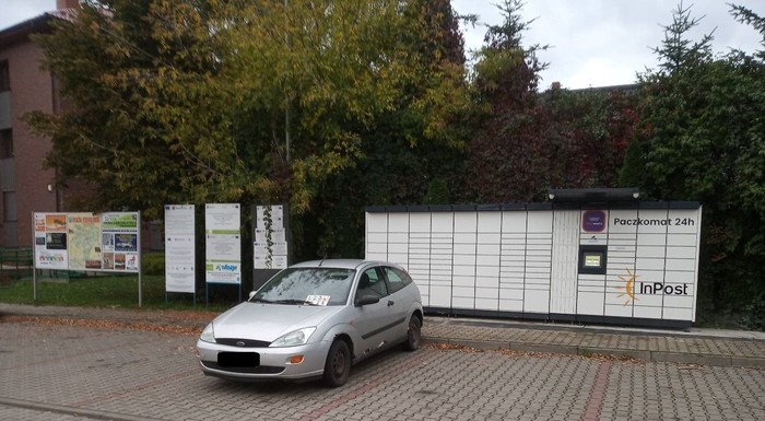 Paczkomat MPO02M Przy parkingu Urzędu Miejskiego w Makowie Podhalańskim