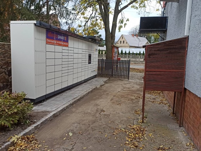 Поштомат MQC01M Przy sklepie spożywczym Kupiec.