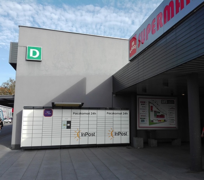 Paczkomat MRG01N Przy Centrum Handlowym MarcPol