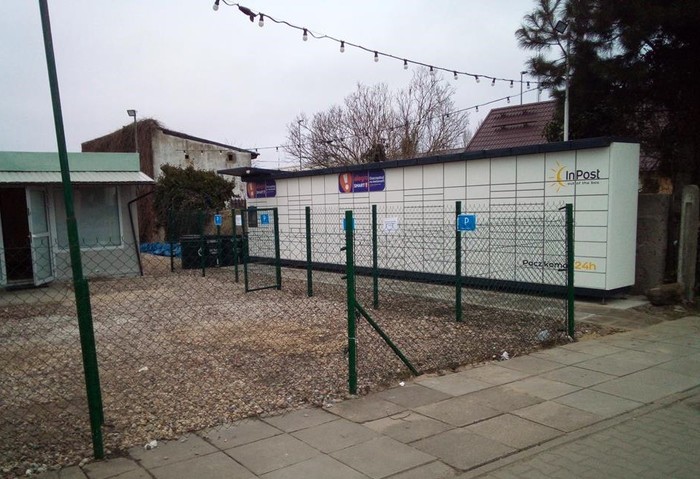 Paczkomat MRN02M Parking przy kebabie
