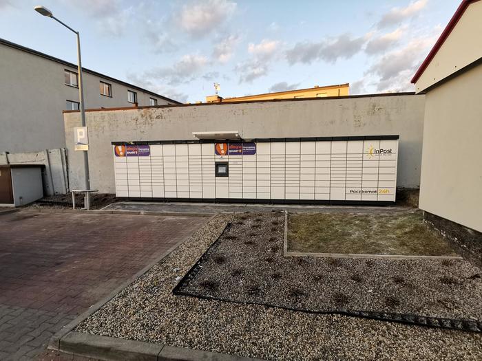 Paczkomat MSY01M Na parkingu Lidl