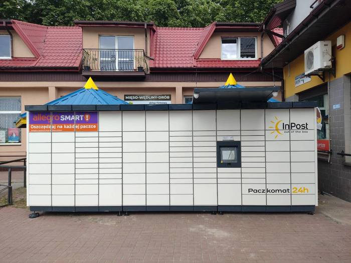 Parcel Locker MWG01M Na parkingu przy Mini Market AGA