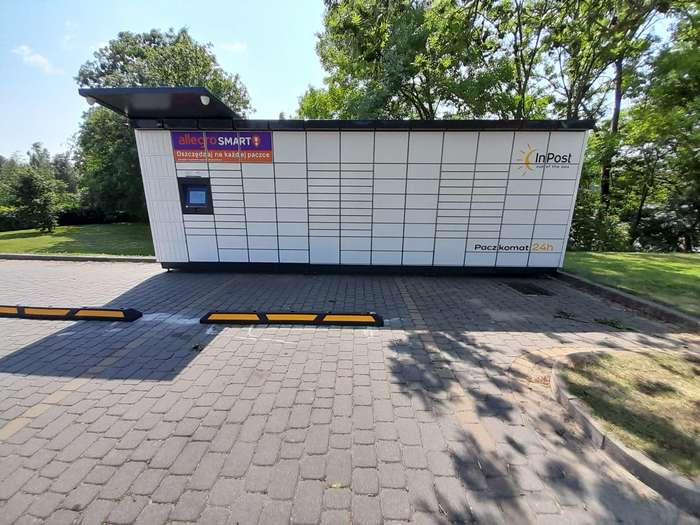 Parcel Locker MXI01M przy Delikatesach Centrum