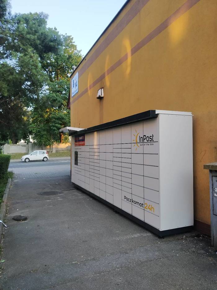 Paczkomat MYS14M Obiekt Handlowy Mikołowska 14
