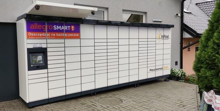 Paczkomat MYT01M Frontowa ściana sklepu
