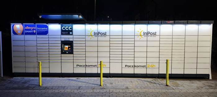 Paczkomat MZI01M Parking sklepu Małgorzatka
