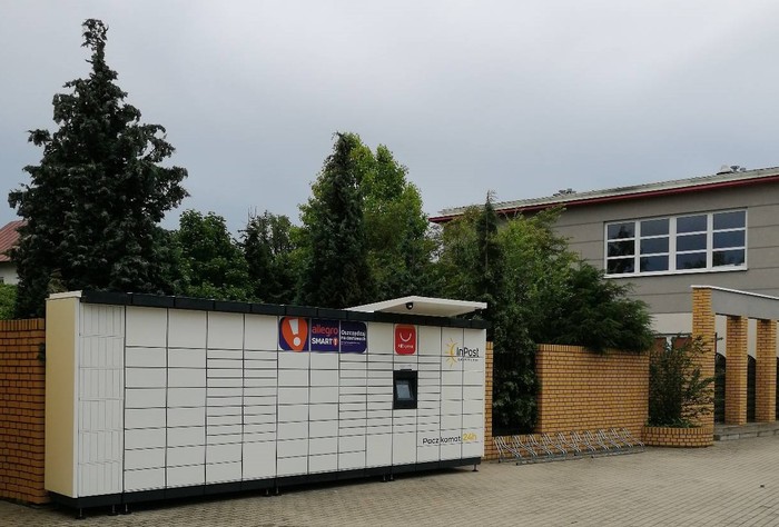 Поштомат MZS02M Na parkingu za Domem Kultury Mszczonów
