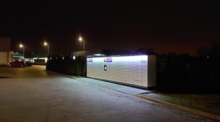 Paczkomat NAD03M Na tylnym parkingu Lidla