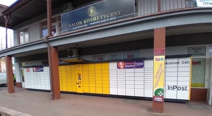 Paczkomat NAK01A Przy markecie Biedronka