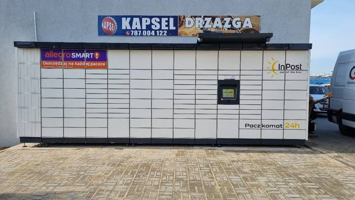 Paczkomat NAK06M Przy sklepie spożywczym