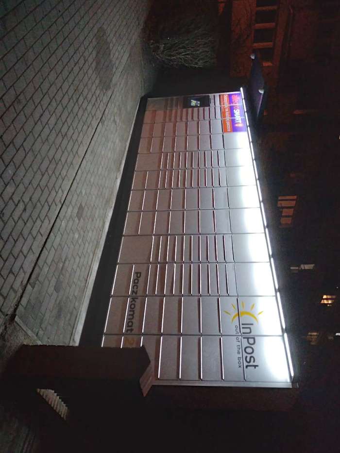 Paczkomat NAK07M Przy sklepie spożywczym