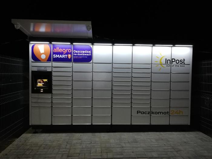 Поштомат NAN01M przy auto komisie Główna 2