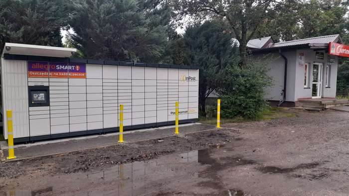 Paczkomat NEE01M Przy sklepie spożywczym
