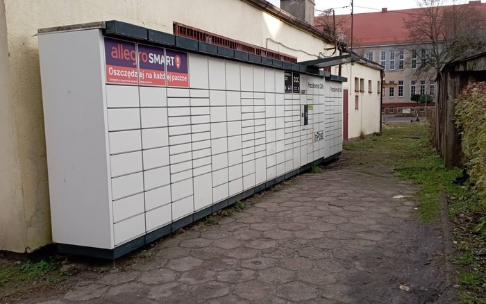 Parcel Locker NGD03N Z tyłu sklepu