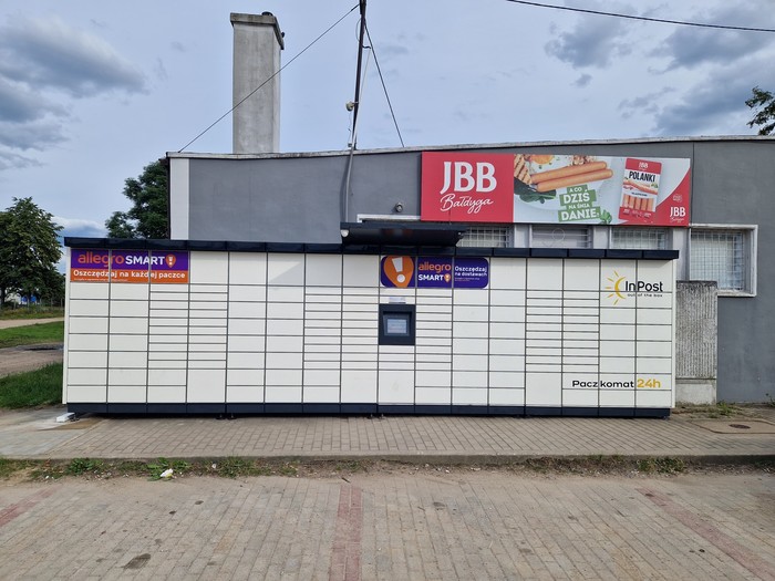 Paczkomat NID06M przy sklepie Piątka