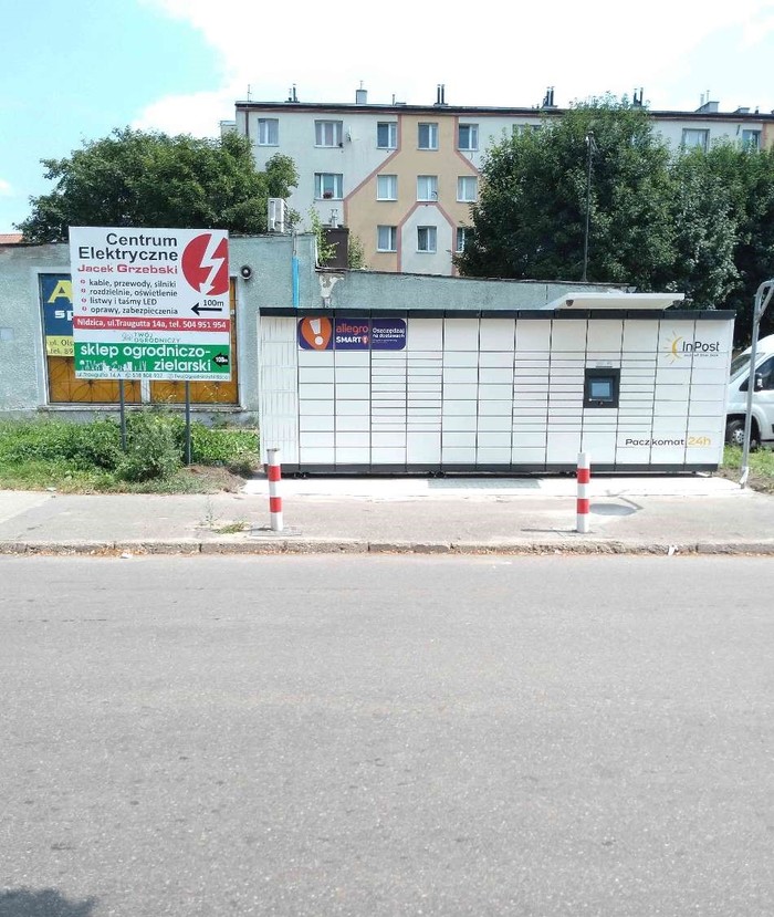 Paczkomat NID08M przy sklepie Społem