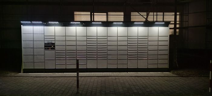 Paczkomat NIE06BAPP Wjazd na parking