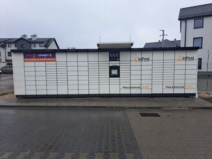 Parcel Locker NIE07M obok przedszkola przy ul. Wł. Potasińskiego 10
