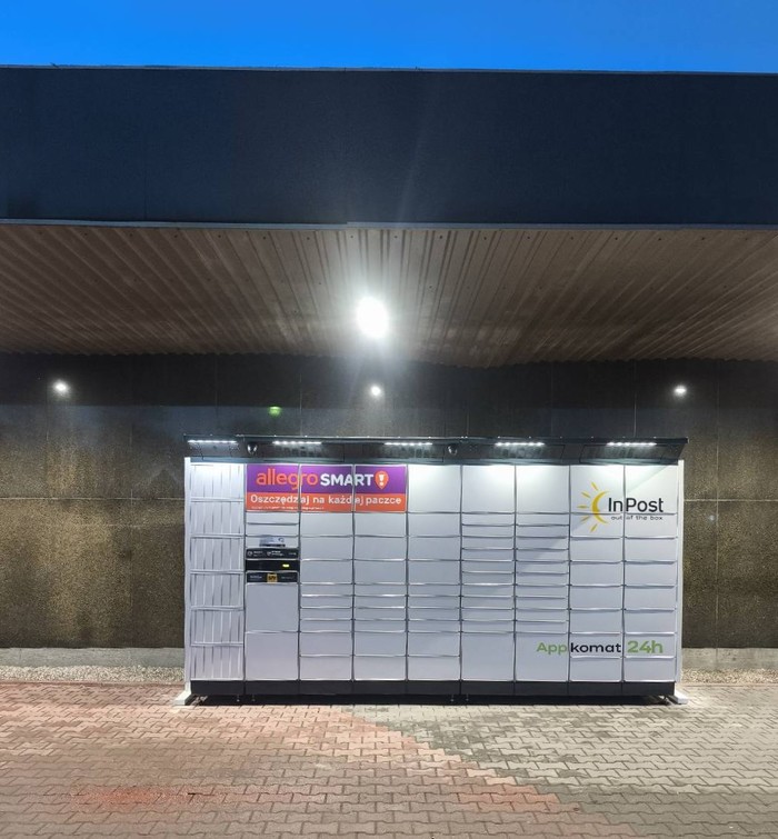 Поштомат NISP01BAPP Na parkingu przy Delikatesach Centrum