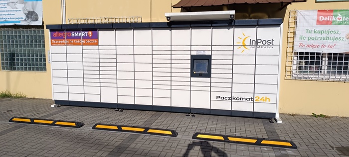 Paczkomat NIWI01M Przy sklepie