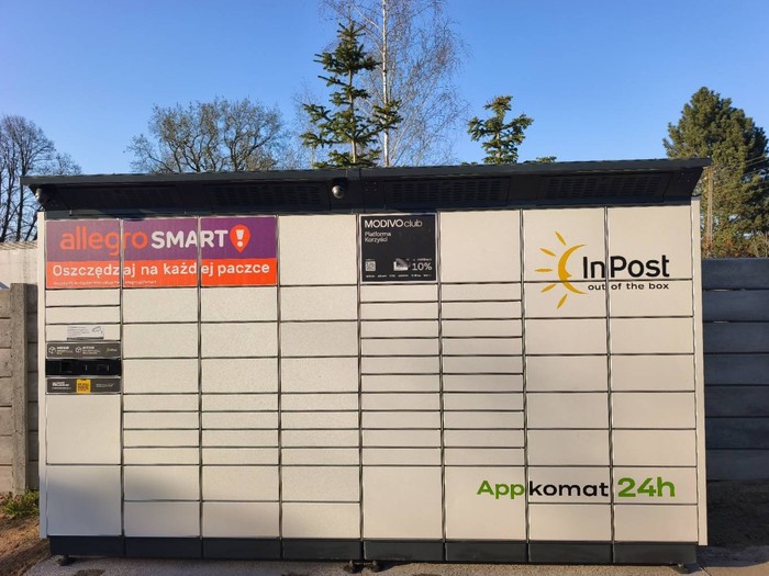 Paczkomat NIZW01BAPP Przy nieczynnym sklepie