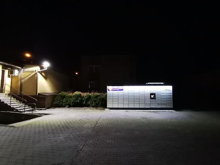Paczkomat NML02M Na parkingu sklepu Dafi