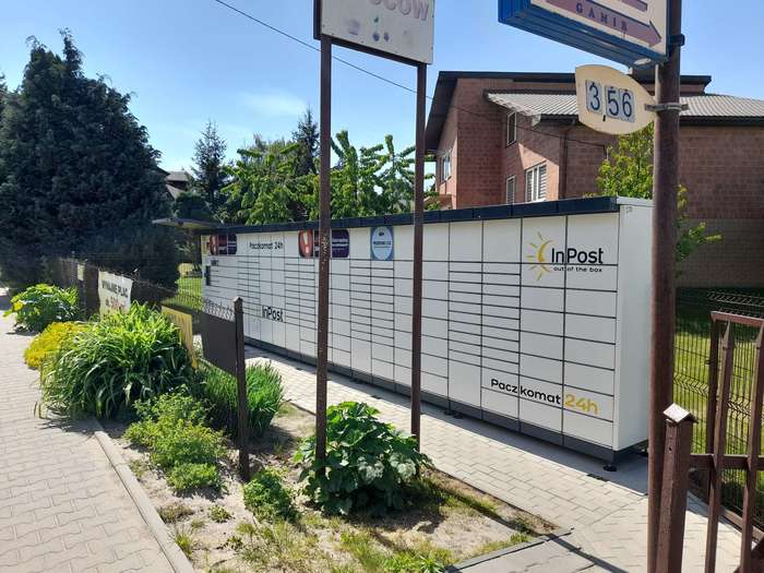 Paczkomat NMN02N Przy sklepie DWM - dywany, wykłądziny, panele
