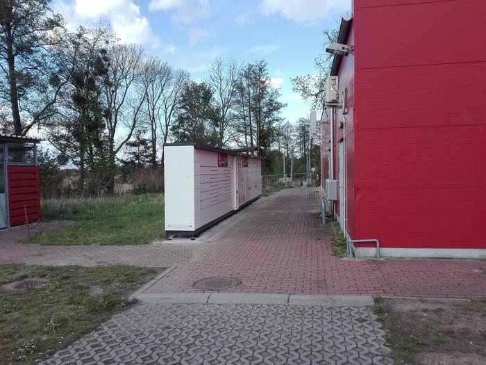 Paczkomat NMO02ML Za pasażem Czerwona Torebka