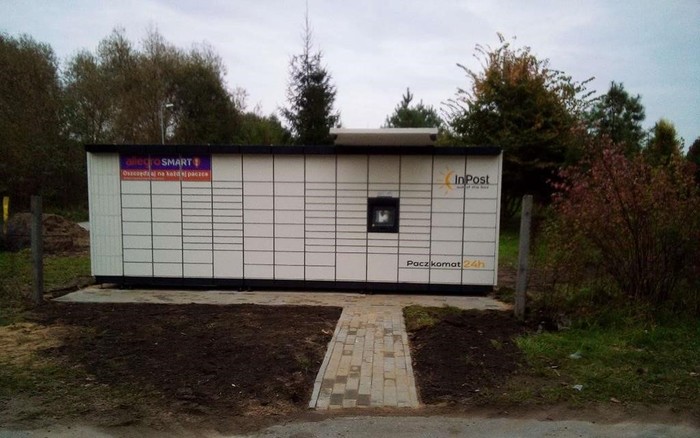 Paczkomat NMZ02M Na posesji prywatnej