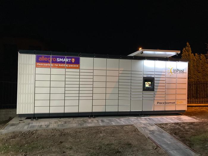 Paczkomat NOR01M Przy sklepie spożywczym