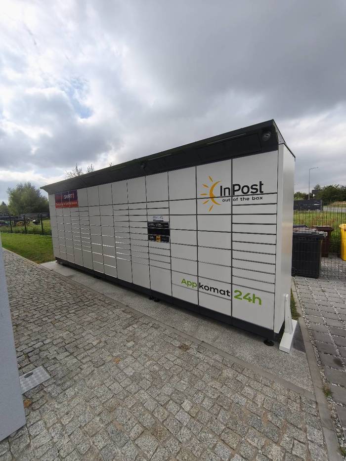 Parcel Locker NPW01BAPP Przy budynku handlowo-usługowym