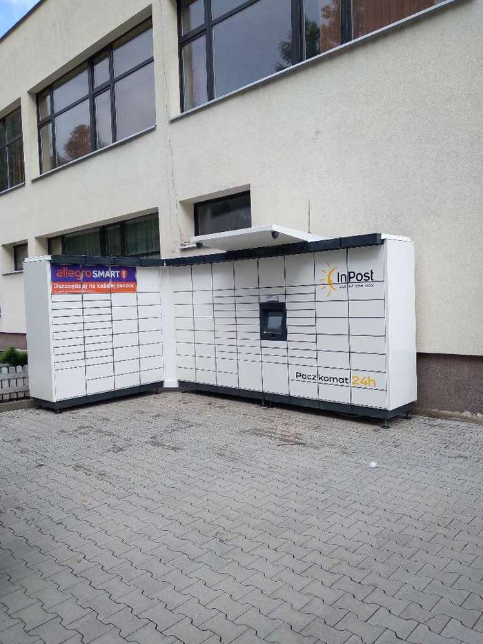 Paczkomat NRU07M Za miejskiem ośrodkiem kultury
