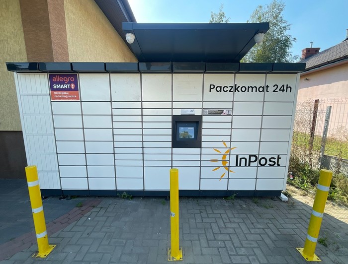 Paczkomat NRZ01M Przy sklepie Elzen