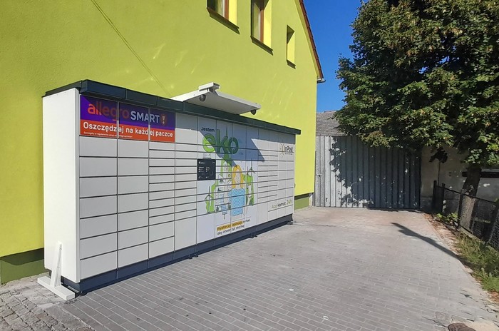 Parcel Locker NSO01APP przy budynku