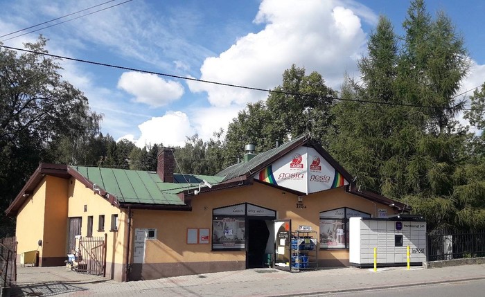 Parcel Locker NTA02M Przy wejściu do sklepu spożywczego