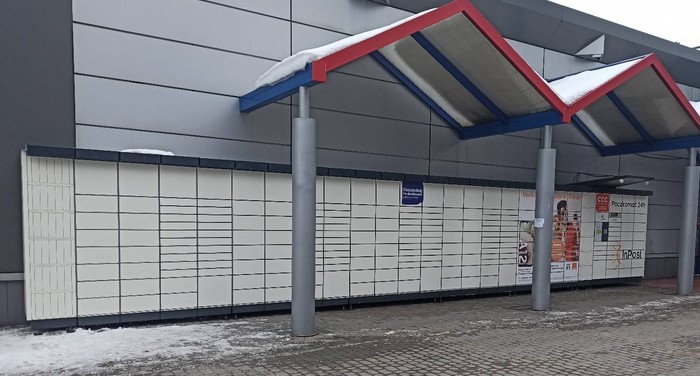 Parcel Locker NTA03N Przy wejściu do sklepu Steskal
