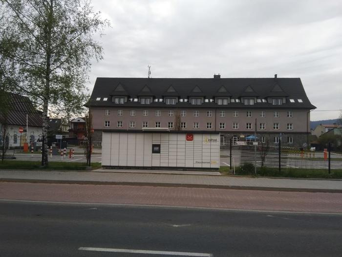 Parcel Locker NTA05M Starostwo Powiatowe Nowy Targ Parking od Al. Tysiąclecia