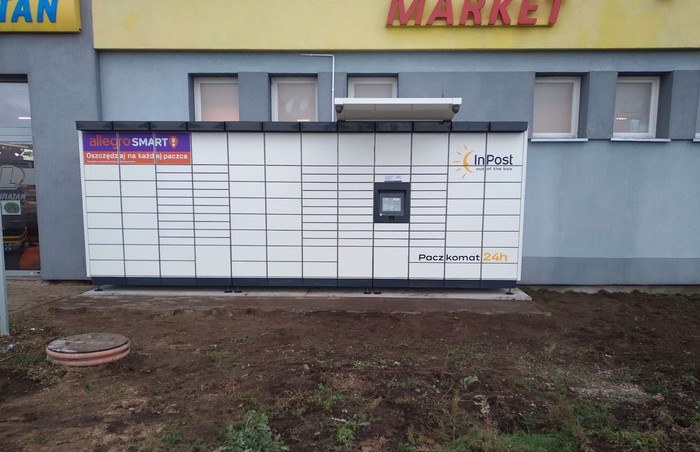 Paczkomat NUW01M przy Lewiatanie
