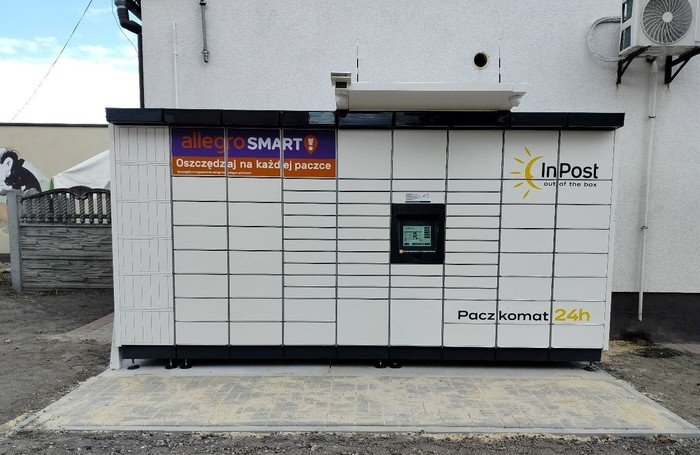 Parcel Locker NWIE01M przy sklepie spożywczym