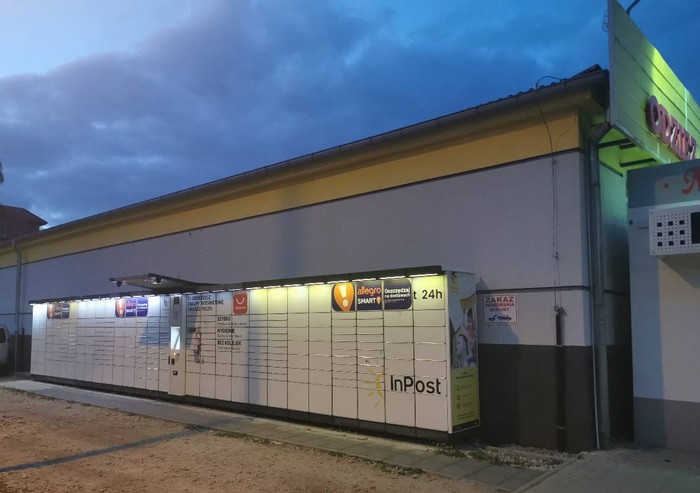 Paczkomat NYS01A Przy Centrum Handlowym