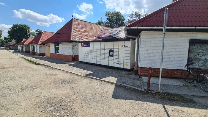 Parcel Locker NYS12M Przy sklepie rowerowym