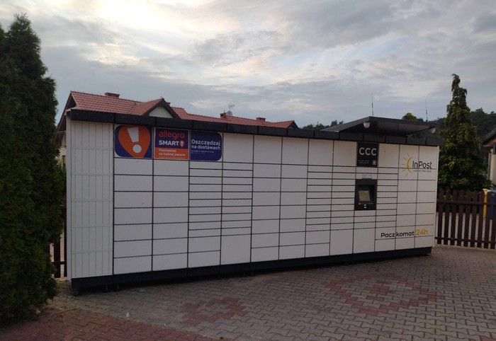 Paczkomat OBW09M Przy sklepie Livio