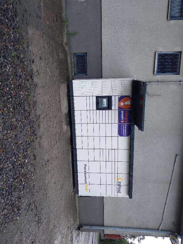 Parcel Locker OCI01M przy sklepie spożywczym