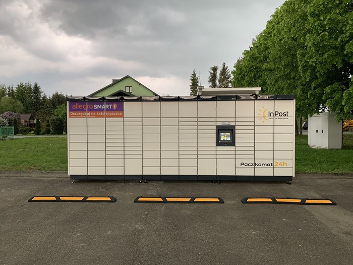 Paczkomat ODRO01M Parking przychodni Medic San