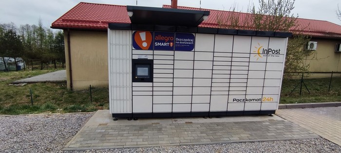 Paczkomat OEK02M Przy sklepie Delfin