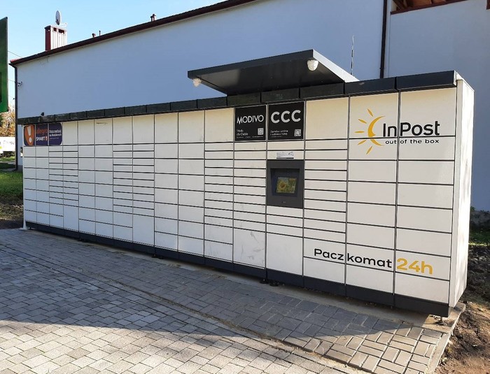 Parcel Locker OGR02M obok Parku Rozrywki