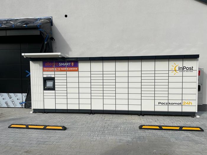 Parcel Locker OKI01M Przy wejściu do sklepu GROSZEK