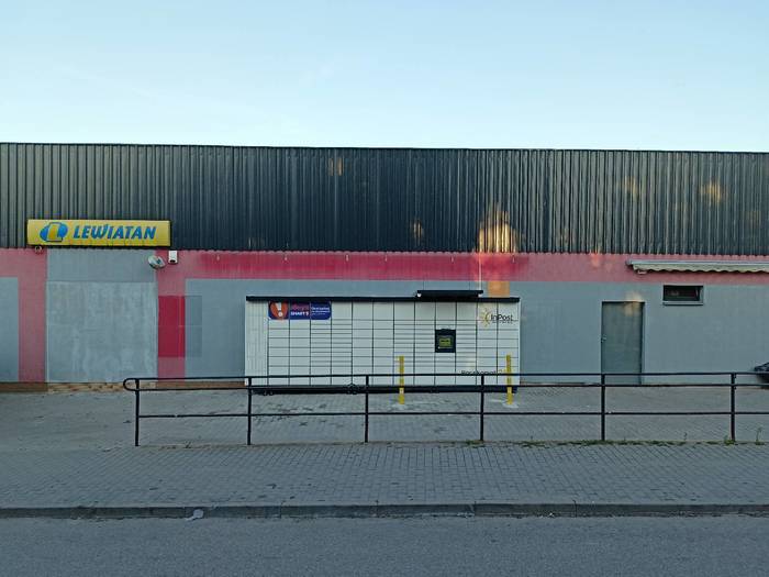 Paczkomat OLC07M przy sklepie Lewiatan