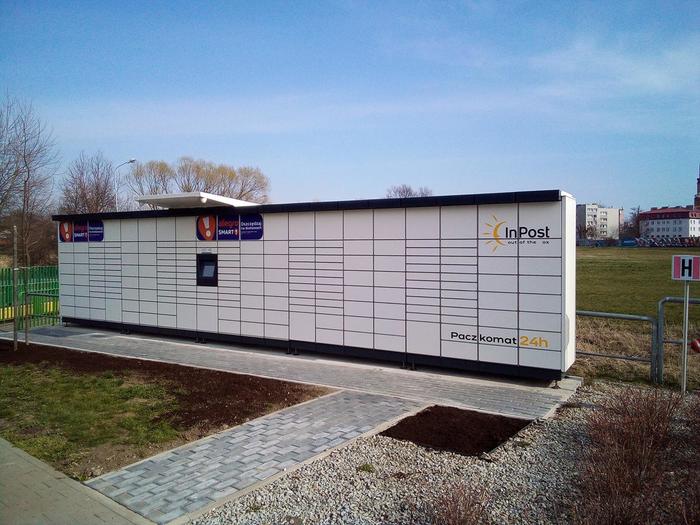 Paczkomat OLN02M Prz parkingu Lidla